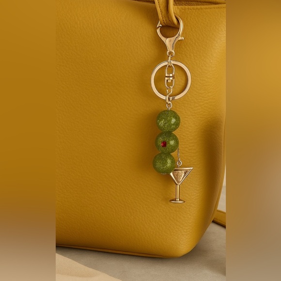 NWT ⚜️🍸🫒⚜️ Piper K Gold and Green Martini Olive Keychain and Bag Charm - Picture 3 of 13